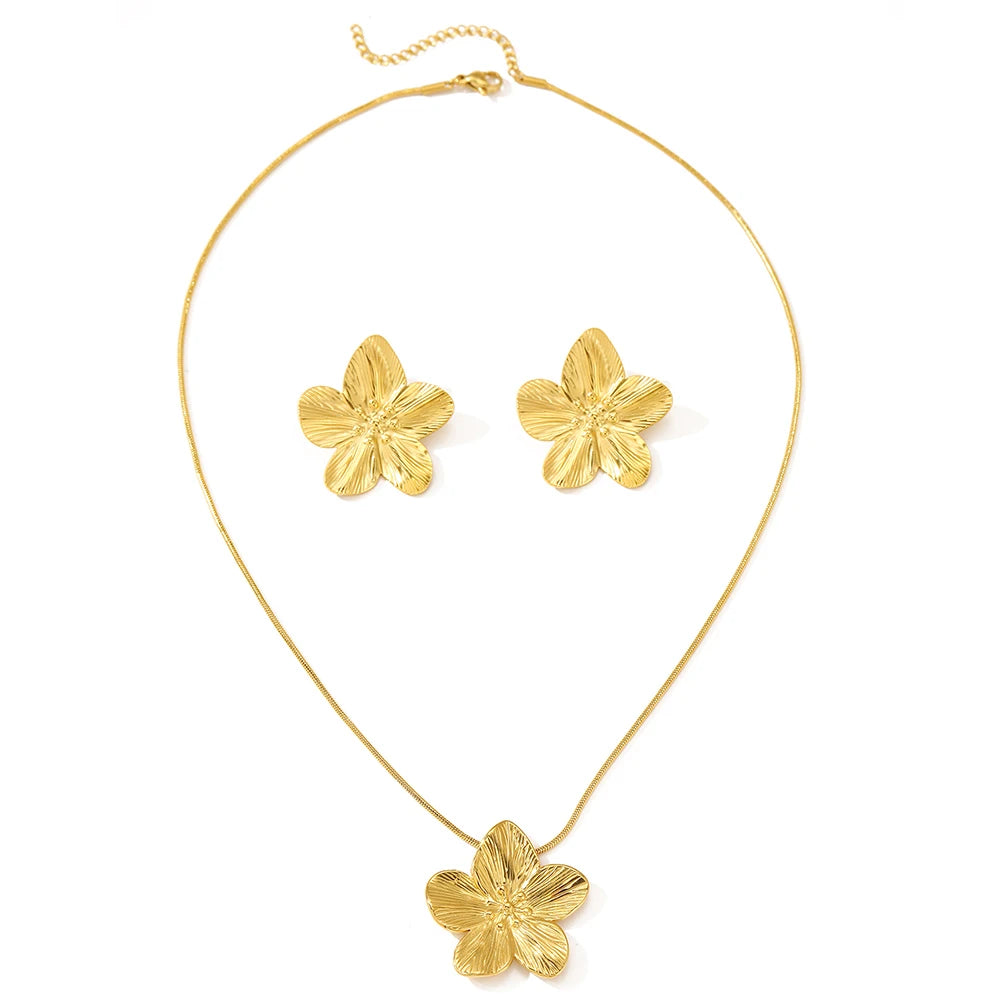 French Vintage Flower Necklace Earrings Jewelry Set